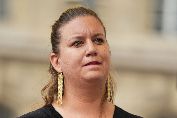 La députée sortante du groupe "La France Insoumise" (LFI) Mathilde Panot, à Paris le 15 juin 2024. (ZAKARIA ABDELKAFI/AFP via Getty Images)