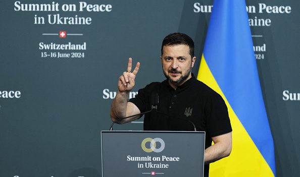 En Suisse, le sommet sur la paix réaffirme l’intégrité de l’Ukraine et veut associer la Russie