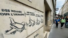 Paris : deux Moldaves qui auraient été payés pour taguer des cercueils ont mis en examen et incarcérés
