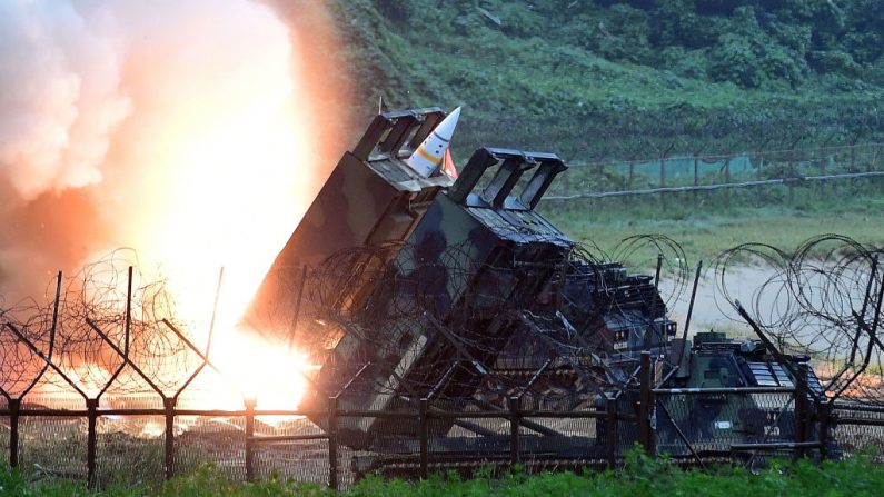Système de missiles tactiques de l'armée américaine (ATACMS). (South Korean Defense Ministry via Getty Images) 