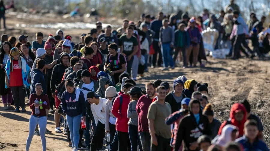 L'immigration de masse ouvre la voie à l'abolition des nations, selon un journaliste