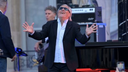 « Je vais très bien » : Gilbert Montagné donne de ses nouvelles après sa lourde chute en plein concert