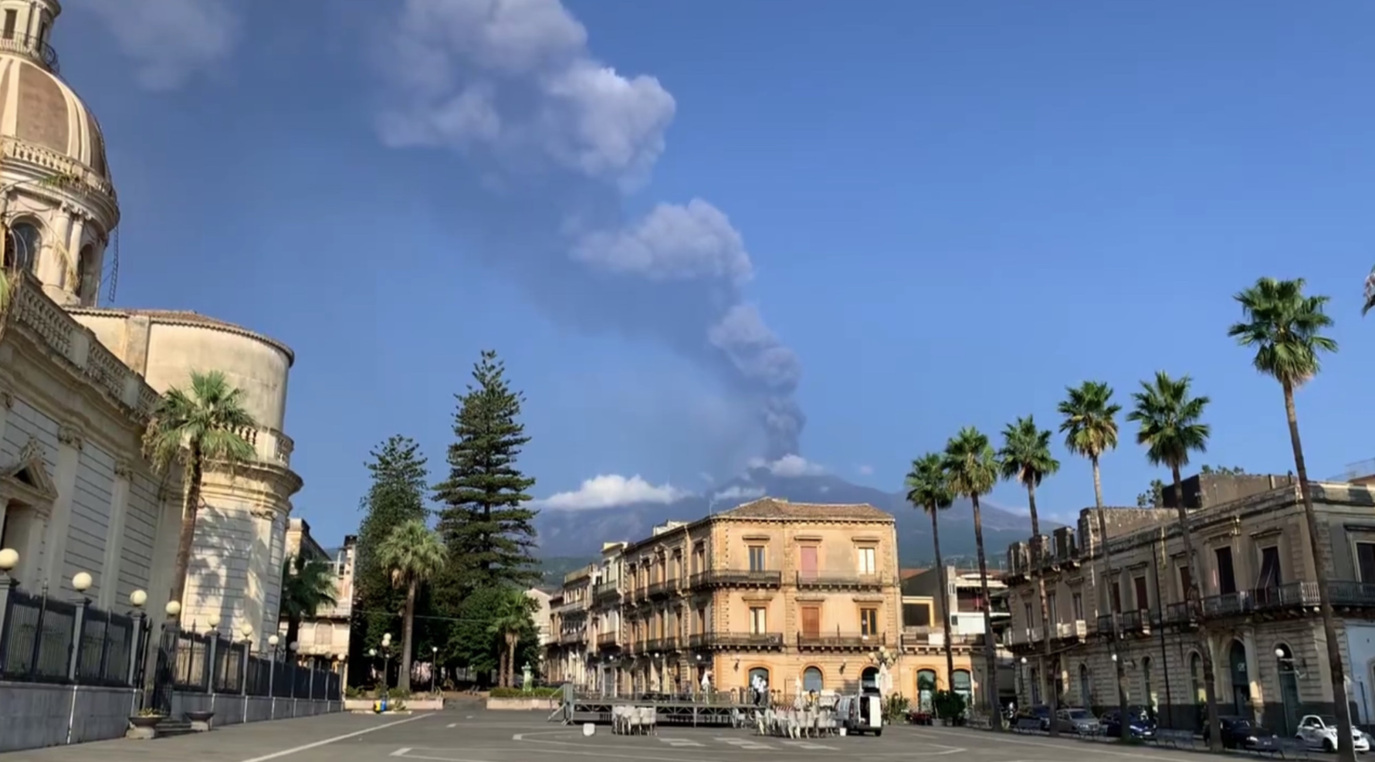 Italie : l'Etna à nouveau en éruption ce matin, l'aéroport de Catane est fermé