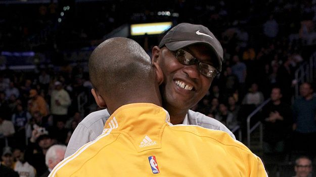 Joe Bryant, père de l’ancienne star de NBA Kobe Bryant, est décédé à 69 ans