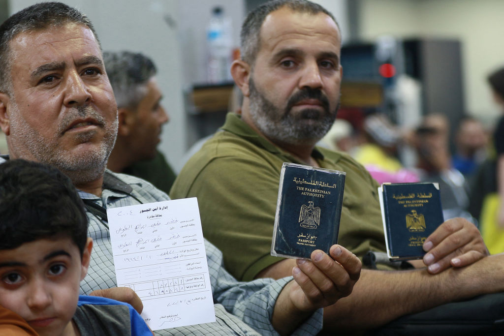 Une dizaine de Palestiniens de Gaza bloqués en Égypte rejoindront la France "prochainement"