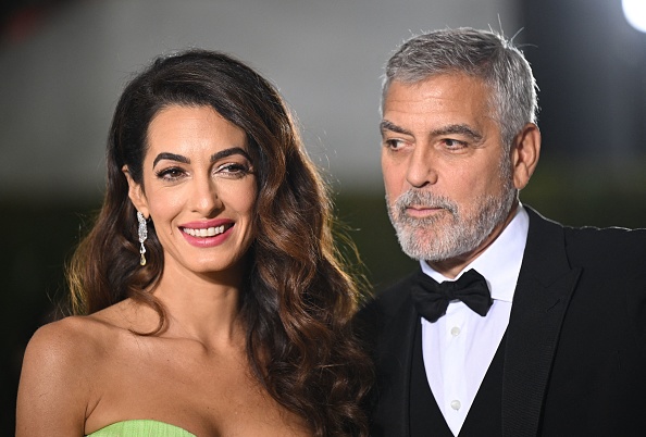 L'acteur George Clooney et son épouse Amal, à Los Angeles, le 15 octobre 2022.   (ROBYN BECK/AFP via Getty Images)