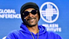 Le rappeur américain Snoop Dogg portera la flamme olympique vendredi à Saint-Denis