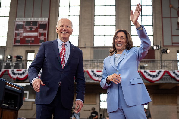 Joe Biden et la vice-présidente Kamala Harris lors d'un meeting de campagne au Girard College le 29 mai 2024 à Philadelphie, Pennsylvanie. (Andrew Harnik/Getty Images)