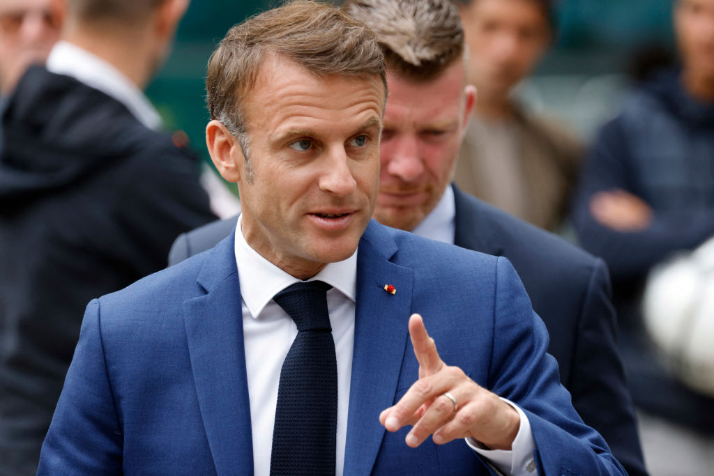 Emmanuel Macron en appelle à l'intérêt supérieur de la Nation pour sortir la France du blocage institutionnel