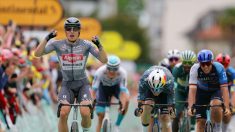 Tour de France : le Belge Jasper Philipsen remporte la 13e étape à Pau