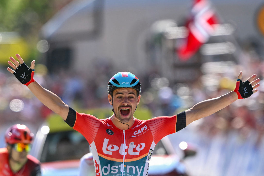 Tour de France : le Belge Victor Campenaerts remporte la 18e étape