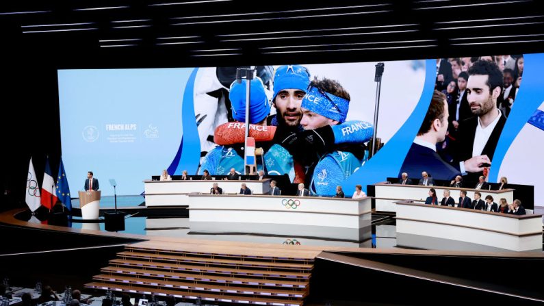 La présentation Alpes françaises 2030 lors d'une réunion de la Session du CIO avant les Jeux olympiques de Paris 2024, le 24 juillet 2024 à Paris. (Arturo Holmes/Getty Images)