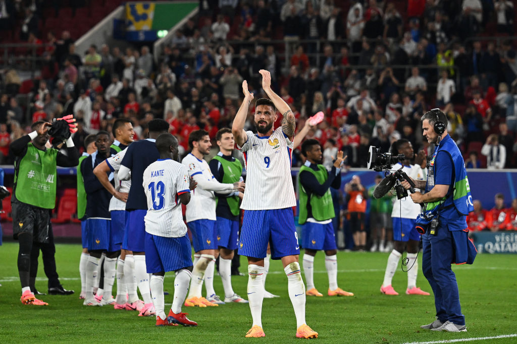 Foot : Olivier Giroud le meilleur buteur de l'histoire des Bleus dit "adieu à l'équipe de France"