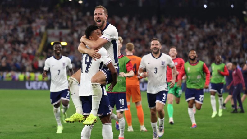L'Angleterre, enfin mordante, a fait craquer les Pays-Bas (2-1) dans le temps additionnel d'une demi-finale accrochée, mercredi, pour disputer la finale de l'Euro-2024 contre l'Espagne, trois ans après celle perdue contre l'Italie à la maison. (Photo : ADRIAN DENNIS/AFP via Getty Images)