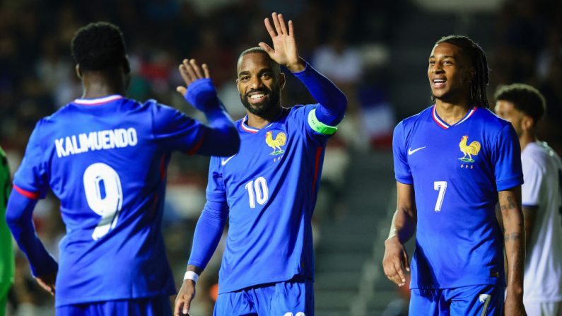 L'équipe de France olympique s'est promenée lors du deuxième de ses trois matches de préparation aux JO de Paris, aux dépens de son homologue de République dominicaine écrasée 7-0, jeudi soir à Toulon. (Photo : CLEMENT MAHOUDEAU/AFP via Getty Images)