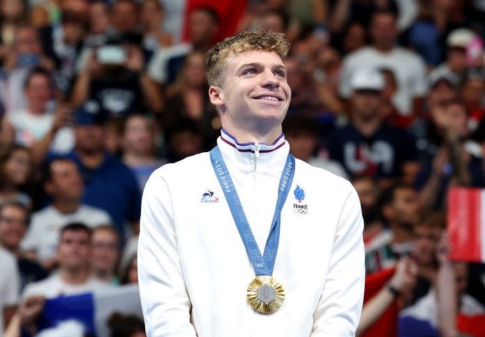 Léon Marchand décroche l'or sur le 200 m papillon, son deuxième titre des JO