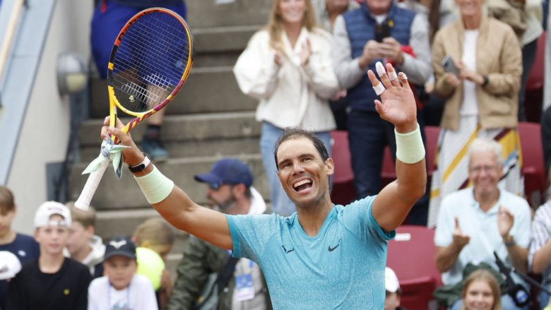 Rafael Nadal s'est qualifié jeudi pour les 1/4 de finale du tournoi ATP de Bastad sur terre battue en battant le Britannique Cameron Norrie, en guise de préparation pour les Jeux olympiques. (Photo : ADAM IHSE/TT/TT News Agency/AFP via Getty Images)