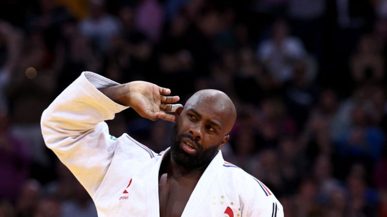 "Animé" par sa quête de troisième médaille d'or olympique chez les lourds, Teddy Riner se projette même jusqu'aux JO-2028 à Los Angeles. Sauf s'il ne "brille pas" à Paris: "ça voudrait dire qu'il est temps de raccrocher", a-t-il dit. (Photo : EMMANUEL DUNAND/AFP via Getty Images)