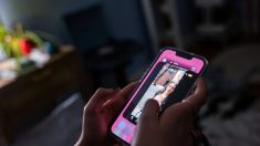 Les médias sociaux modifient les comportements des jeunes en matière de rencontres
