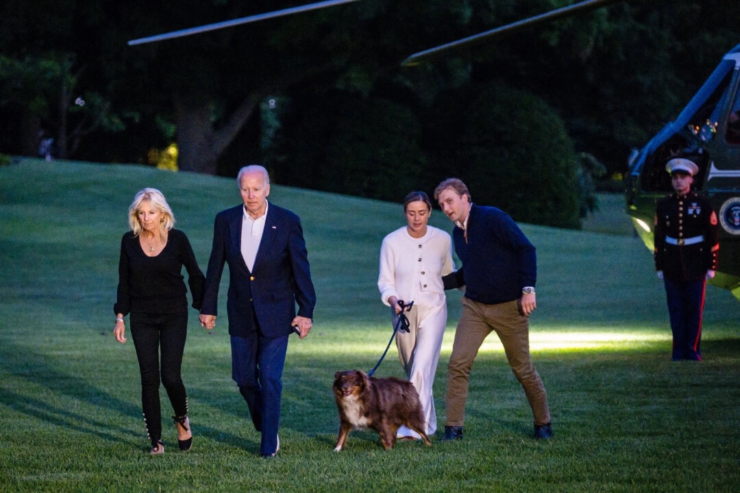 La famille Biden réagit au retrait du président de la course à la Maison Blanche 2024