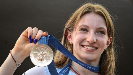 Paris-2024 : la gymnaste Ana Barbosu a récupéré sa médaille de bronze, à Bucarest