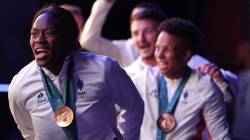 Clarisse Agbégnénou, qui a égalisé pour la France à trois victoires partout en finale du judo par équipes samedi, s'est motivée en se disant: "Il n'y a que toi qui peut changer le futur." (Photo : VALENTINE CHAPUIS/AFP via Getty Images)