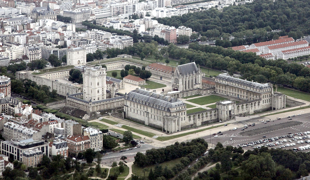 Fan-zone de Vincennes : des câbles de fibre optique sectionnés, un animal en est responsable