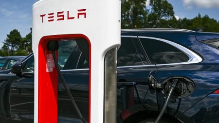 Sète : le conducteur d’une Tesla met à jour son véhicule, bloquant tout le centre-ville pendant 45 minutes