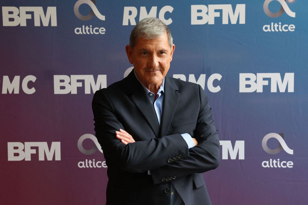 BFMTV : Yves Calvi quitte la chaîne info, Benjamin Duhamel récupère la tranche du 19-20h