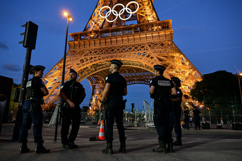 Des policiers de NYPD aux JO de Paris : "Tout le monde veut prendre des photos avec nous"