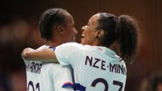 Hand : les Bleues battent facilement l’Angola et verrouillent la 1re place