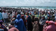 « Ils ne nous font pas peur » : manifestation en Somalie contre les shebab après l’attentat sur une plage