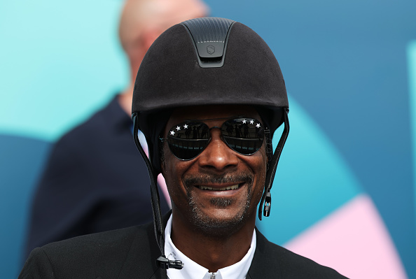 Snoop Dogg assiste au Grand Prix Spécial de Dressage par équipe le huitième jour des JO de Paris 2024. (Mike Hewitt/Getty Images)