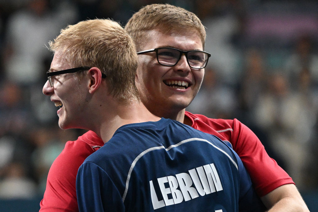 Tennis de table : médaillé de bronze en équipes, pour Felix Lebrun c'est "un rêve de partager ça en famille"