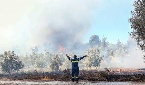 Incendie en Grèce : la France envoie 180 sapeurs-pompiers et des moyens matériels en renfort