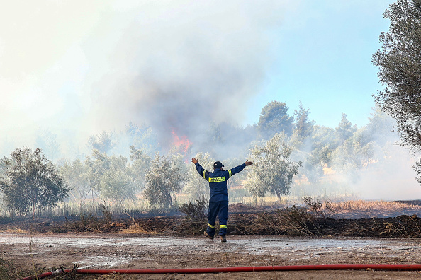 Incendie en Grèce : la France envoie 180 sapeurs-pompiers et des moyens matériels en renfort