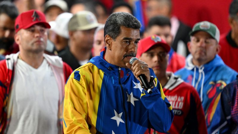 Le président vénézuélien et candidat à la présidence Nicolas Maduro prononce un discours après les résultats de l'élection présidentielle à Caracas, le 29 juillet 2024. (JUAN BARRETO/AFP via Getty Images)