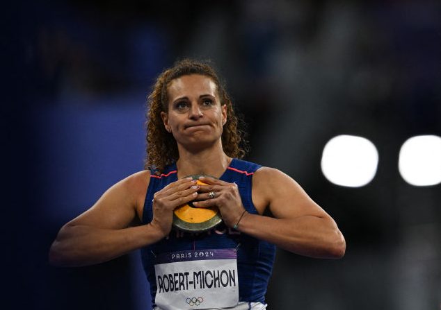 "Je ne m'arrêterai pas là, c'est sûr", a lancé la discobole Mélina Robert-Michon (45 ans), déçue par sa 12e place en finale des Jeux olympiques de Paris lundi, qui va poursuivre sa carrière. (Photo : BEN STANSALL/AFP via Getty Images)