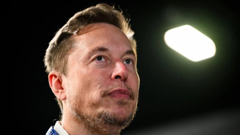 Elon Musk, PDG de X, lors du sommet britannique sur la sécurité de l'intelligence artificielle à Bletchley Park, dans le centre de l'Angleterre, le 1er novembre 2023. (Leon Neal/Pool/AFP via Getty Images)