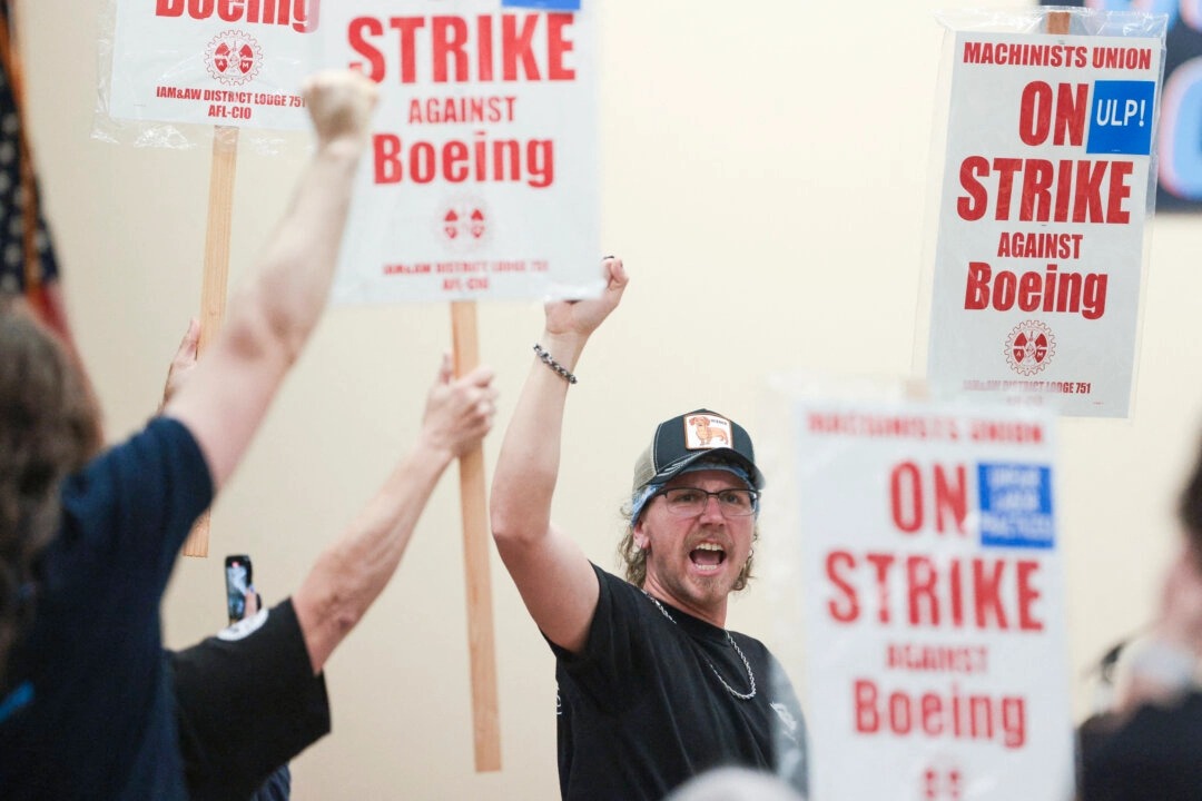 Grève chez Boeing : 33.000 travailleurs américains ont cessé le travail