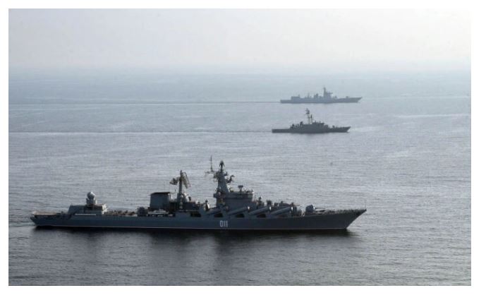 Des navires de guerre chinois, russes et iraniens lors d'un exercice militaire conjoint dans l'océan Indien, sur une photo d'archive non datée (Bureau de l'armée iranienne/AFP via Getty Images)