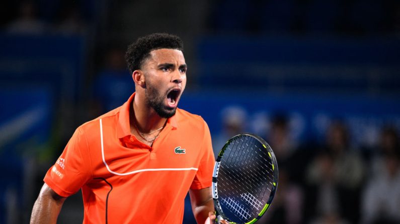 Il y aura deux Français dans le dernier carré du tournoi de Tokyo: Arthur Fils, beau vainqueur dimanche du tenant du titre Ben Shelton et Ugo Humbert, qualifié grâce à l'abandon de Jack Draper en cours de match. (Photo : PHILIP FONG/AFP via Getty Images)