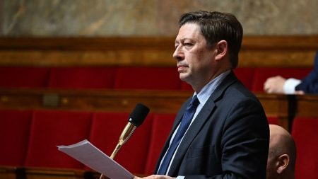 Deux nouveaux ministres intègrent le gouvernement : Charlotte Parmentier-Lecocq au Handicap, Jean-Louis Thiériot aux Armées