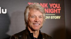 Le chanteur américain Jon Bon Jovi sauve une femme en l’empêchant de sauter d’un pont, à Nashville