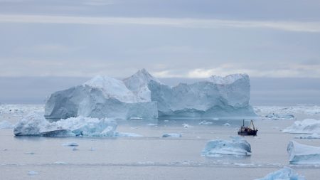 Groenland : une marée noire provoquée par le naufrage d’un navire de croisière