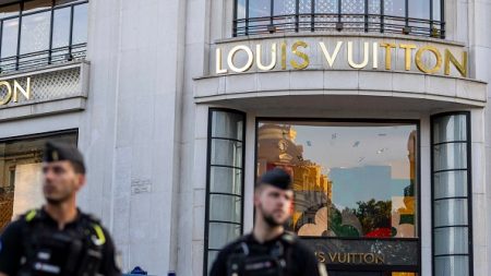 Paris : enquête ouverte après le cambriolage d’une boutique Louis Vuitton