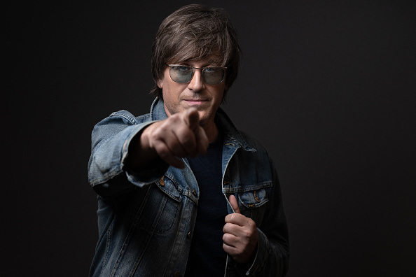 Le chanteur et auteur-compositeur français Thomas Dutronc pose lors d'une séance photo à Paris le 10 septembre 2024.   (JOEL SAGET/AFP via Getty Images)