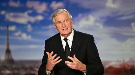 Barnier appelle à travailler dans la « plus grande cohésion », regrettant les projets de censure contre son gouvernement