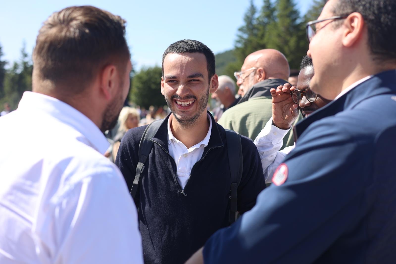 Matignon : "La nomination de Michel Barnier est rassurante", estime le délégué national des jeunes républicains Théo Am’Saadi