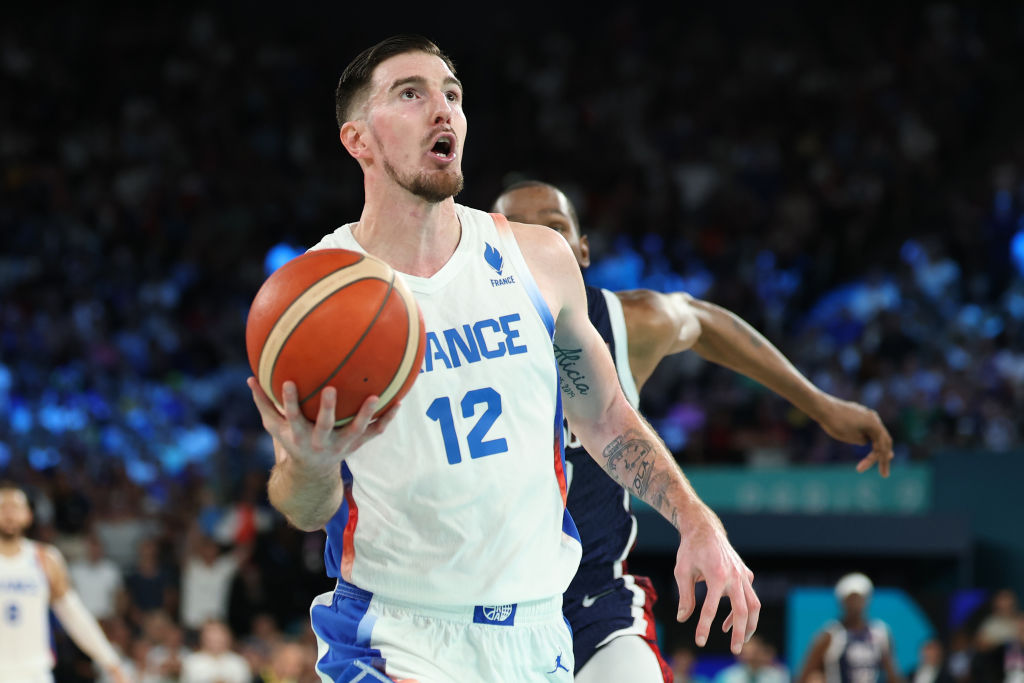 Basket : Nando De Colo, meneur-arrière des Bleus officialise sa retraite internationale